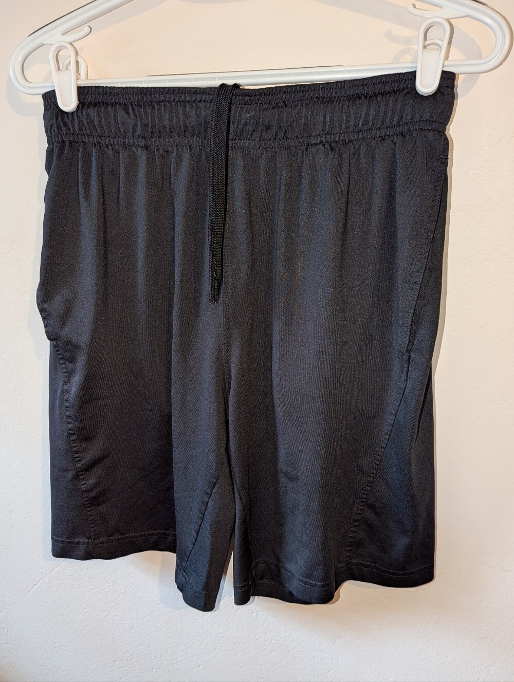 Reebok Black Men's Athletic Drawstring Shorts with Side Pockets